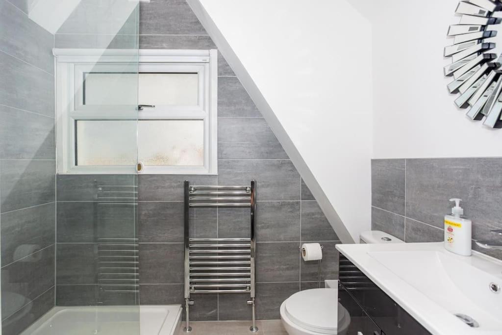 2 Bed Apartment Near The Beach Southend-on-Sea Exteriör bild